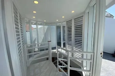 Ultra Modern 2Br Penthouse, Sleeps 5, Beach Front, Pool, Roof Patio, Montego Bay Apartment 0*,